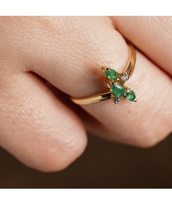 Bague navette émeraudes et diamants le concept de la Pate a emporter 