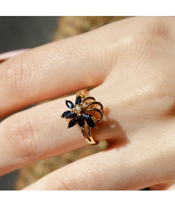 Bague fleurs saphirs navette brillant des détails fins