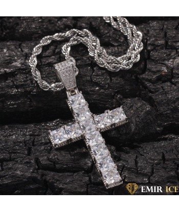 COLLIER PENDENTIF CROIX DIAMANT BAGUETTE les ligaments