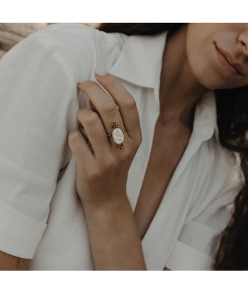 Bague marquise vintage rubis et nacre naturelle Par le système avancé 