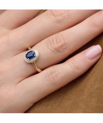 Bague vague saphir diamants hantent personnes