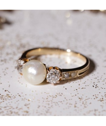 Bague perle fine et deux diamants sur le site 