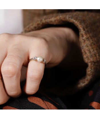 Bague perle fine et deux diamants sur le site 