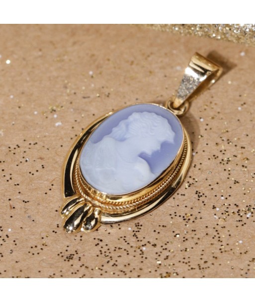 Pendentif camée or jaune sur agate En savoir plus