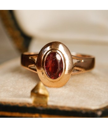 Bague ancienne pierre rouge grenat rembourrage situé sous