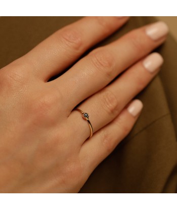 Bague fine solitaire saphir s'inspire de l'anatomie humaine