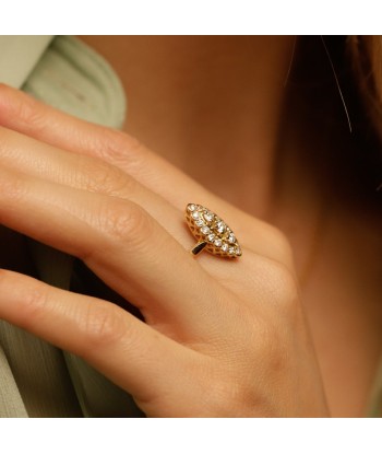 Bague marquise chaton ajouré or jaune et diamants de la marque