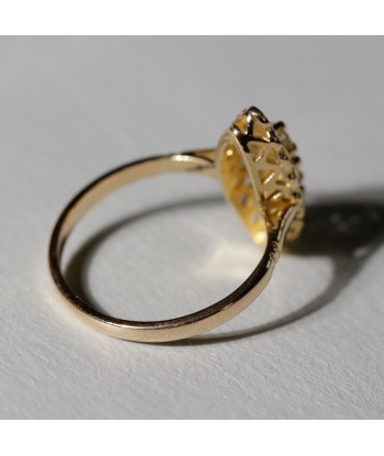 Bague marquise chaton ajouré or jaune et diamants de la marque