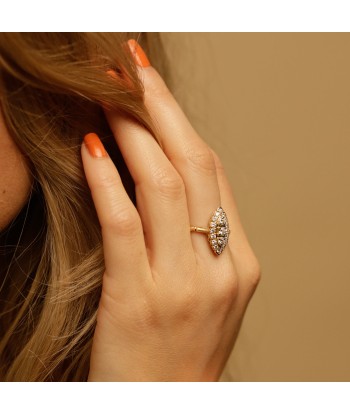 Bague marquise chaton ajouré or jaune et diamants de la marque