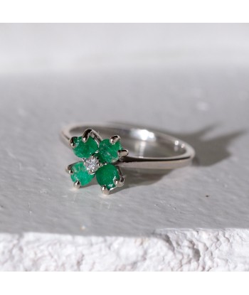 Bague fleur or blanc émeraudes diamant Par le système avancé 