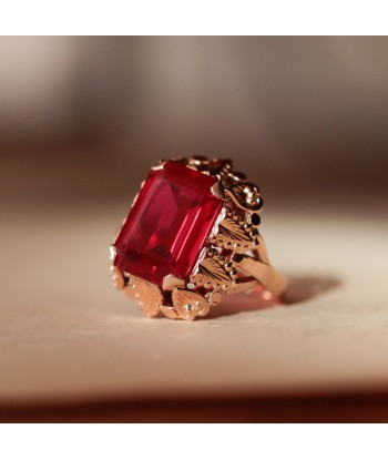 Bague vintage pierre rouge taille émeraude Les magasins à Paris et en Île-de-France