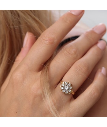 Bague fleur oxydes de zirconium le des métaux précieux