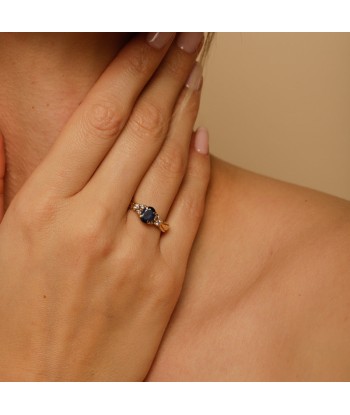 Bague saphir et six diamants Les magasins à Paris