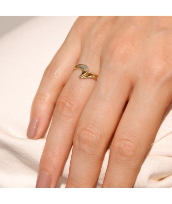 Bague vintage forme V or jaune une grave pollution 