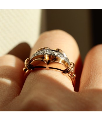 Bague ancienne à motifs de rouleaux et ligne de diamants france