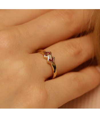 Bague petits rubis et diamants motif infini Véritable concentré