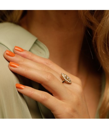 Bague marquise chaton ajouré or jaune et diamants pas chere