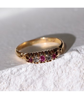 Bague jarretière rubis diamants Véritable concentré